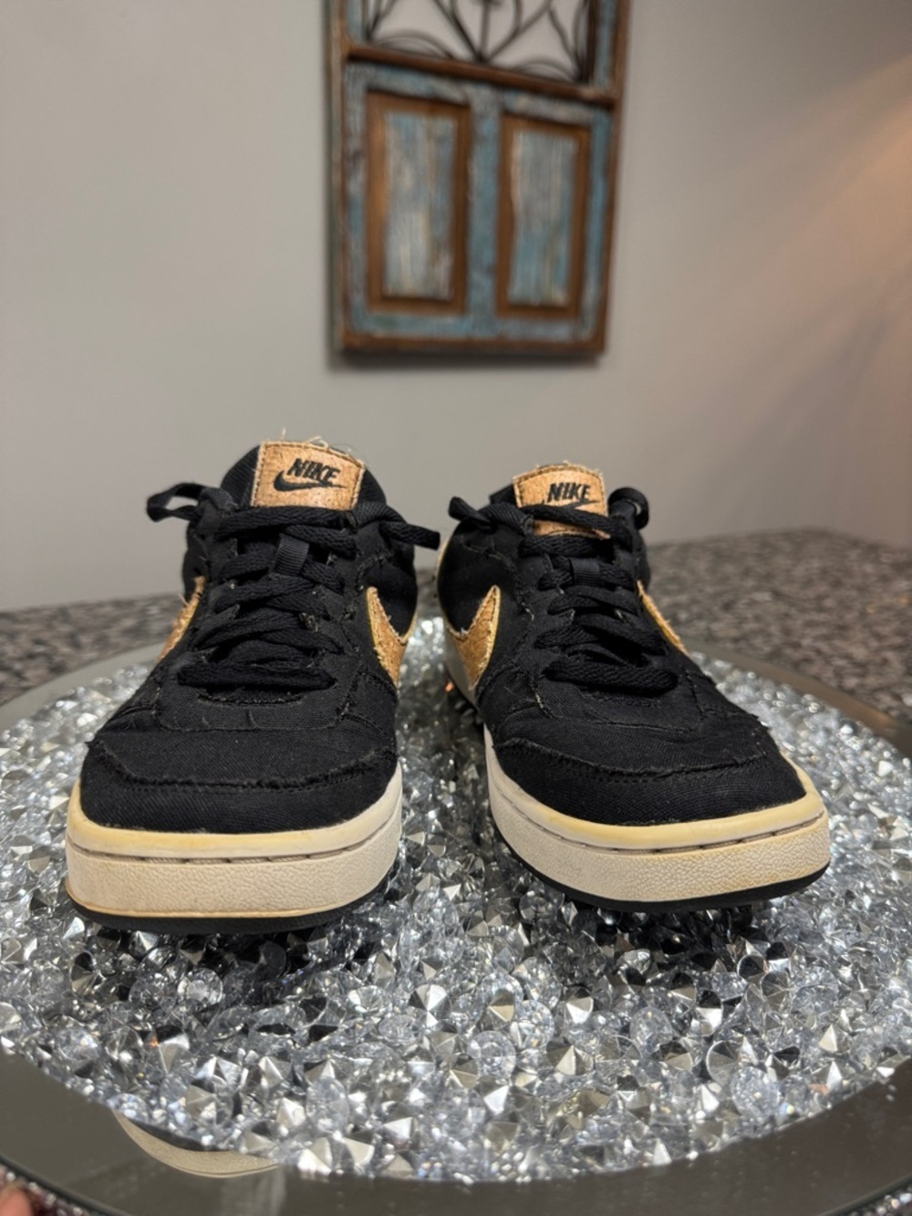 Nike Black and Tan cork leather Low-Top Sneakers 5Y - Picture 7 of 13